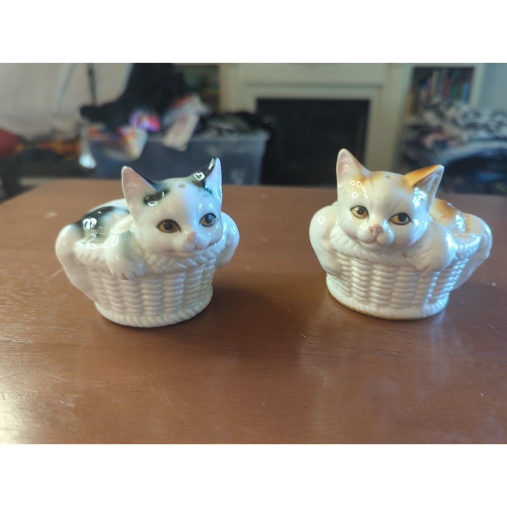 Vintage Kitty Cats in Baskets Porcelain Salt & Pepper Shakers Ron Gordon Designs